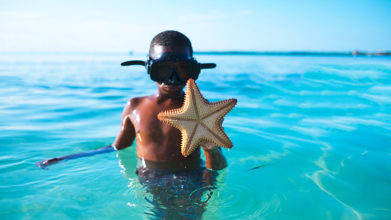 13 Best Swim Goggles For Kids 2022