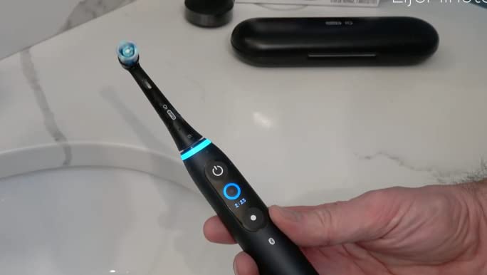 7 Best Electric Toothbrush For Braces: 2023 New Update